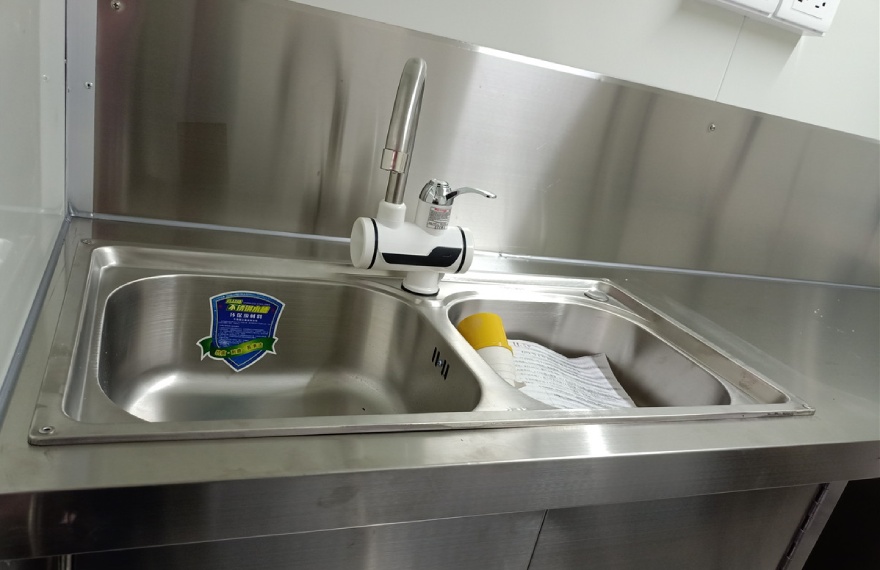 2 compartment water sink